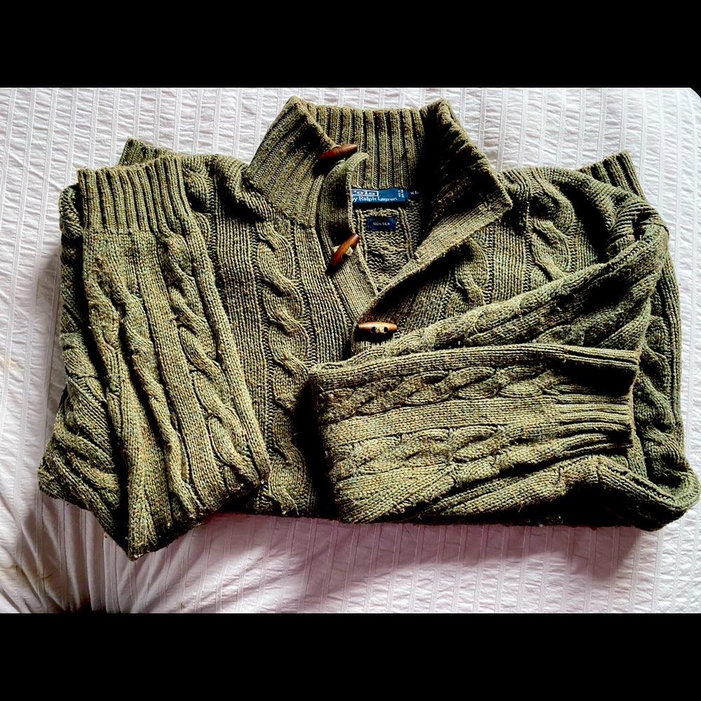 Men’s Polo Sweater.